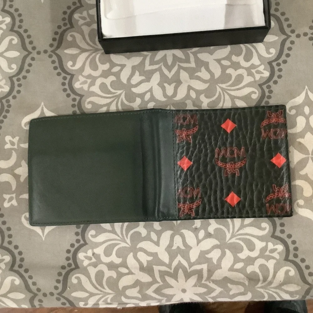 Unisex Mcm bifold wallet green and orange